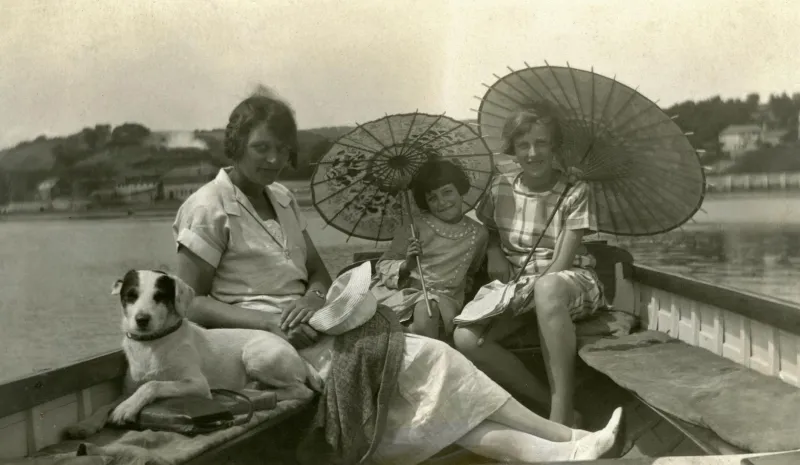 The Kitchen Table Bank That Built America's Immigrant Fortunes — One Weekly Envelope at a Time